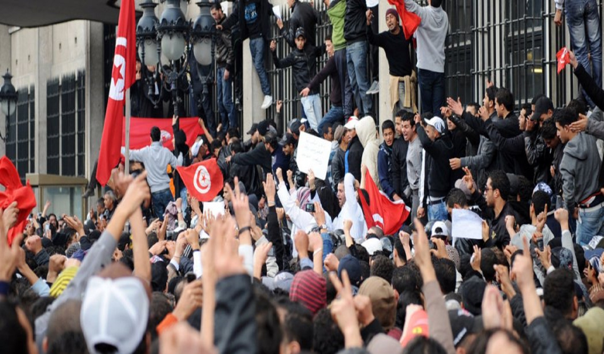 التجربة الديمقراطية التونسية مهددة من قبل أبنائها قبل أعدائها !