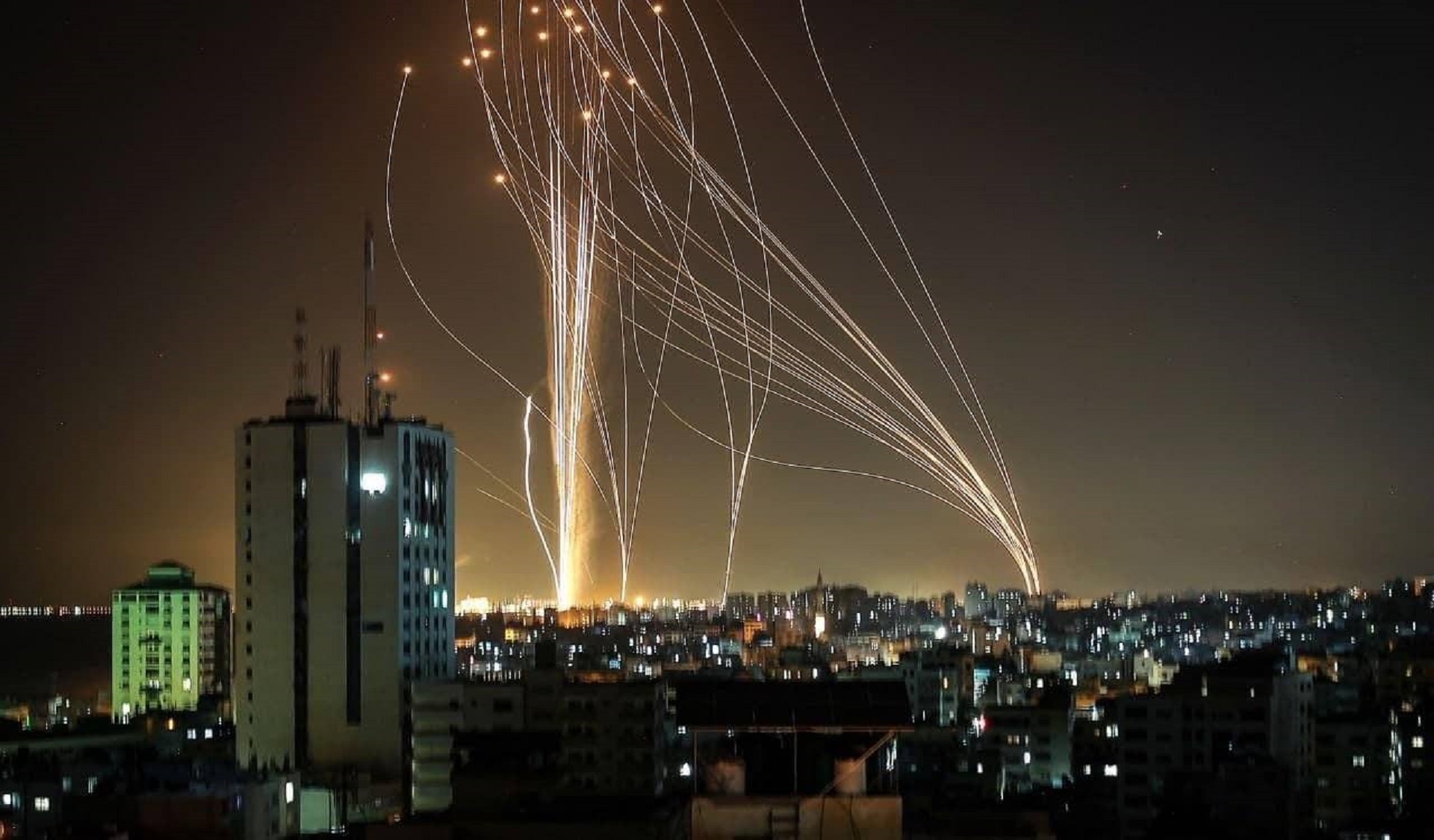 لماذا تدخل غزة على خط معركة القدس؟ وما الجدوى؟