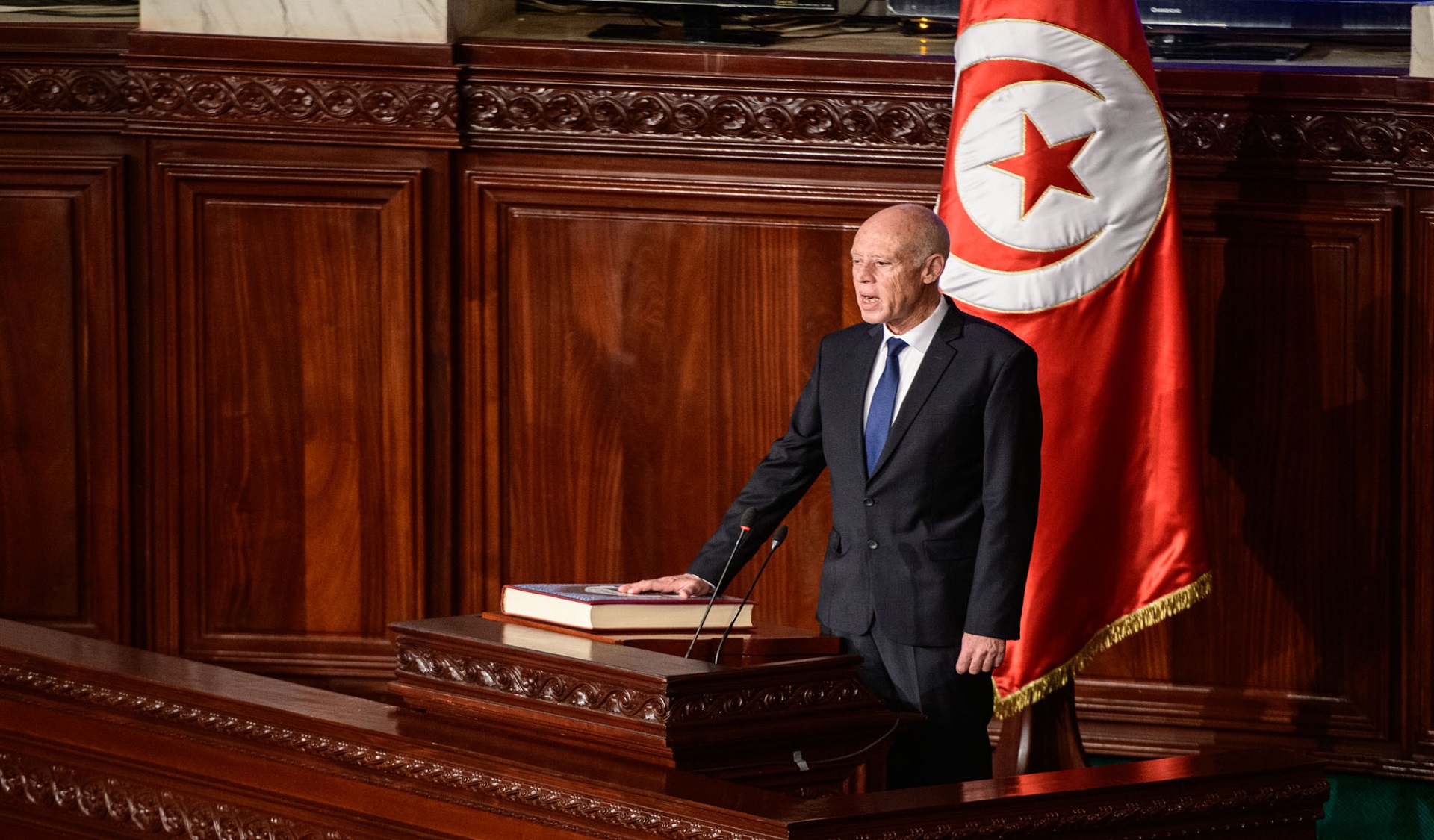 إسقاط دستور 2014 في تونس