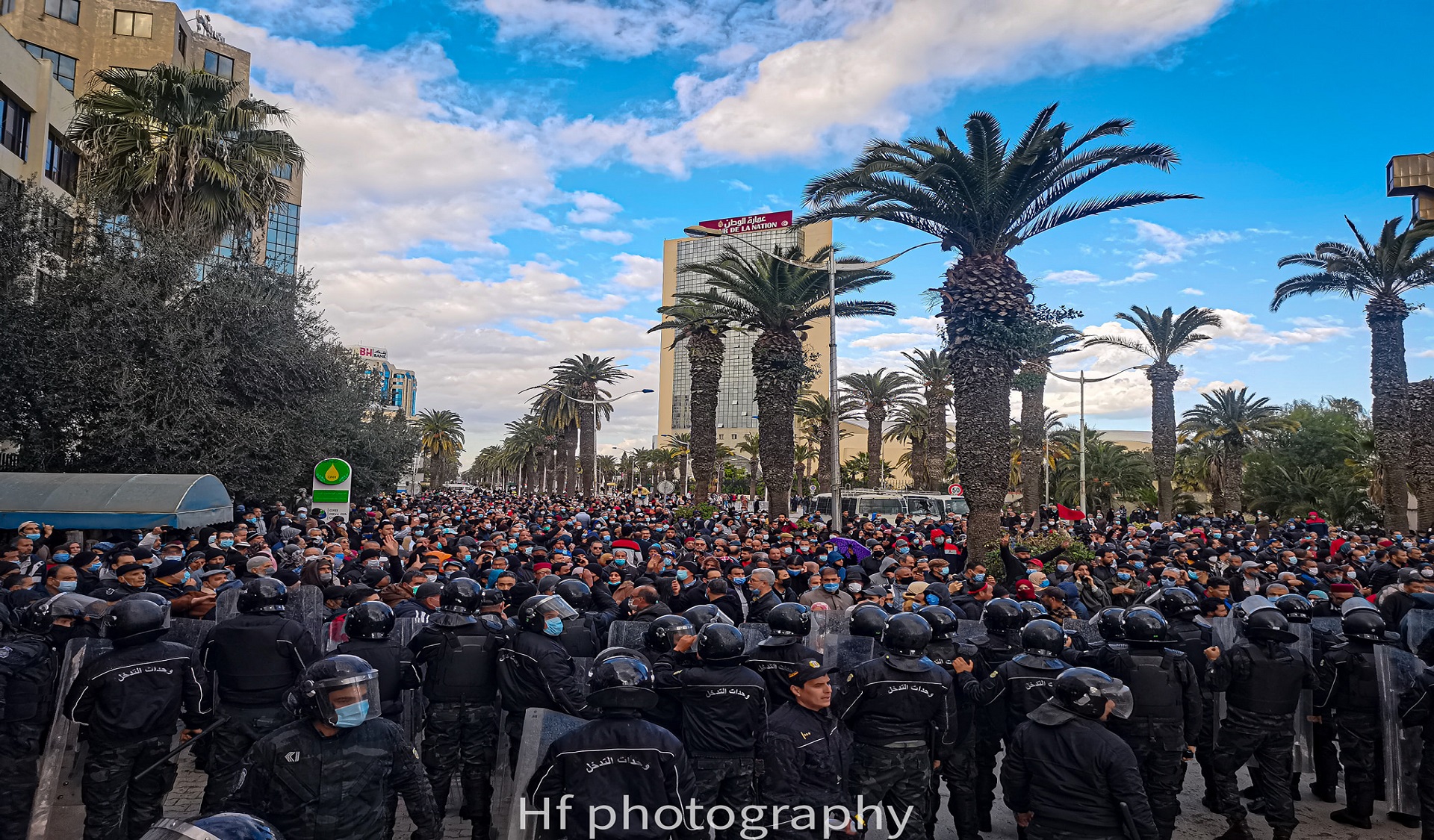 ثورة تونس تتعثّر ولا تسقط أبدًا