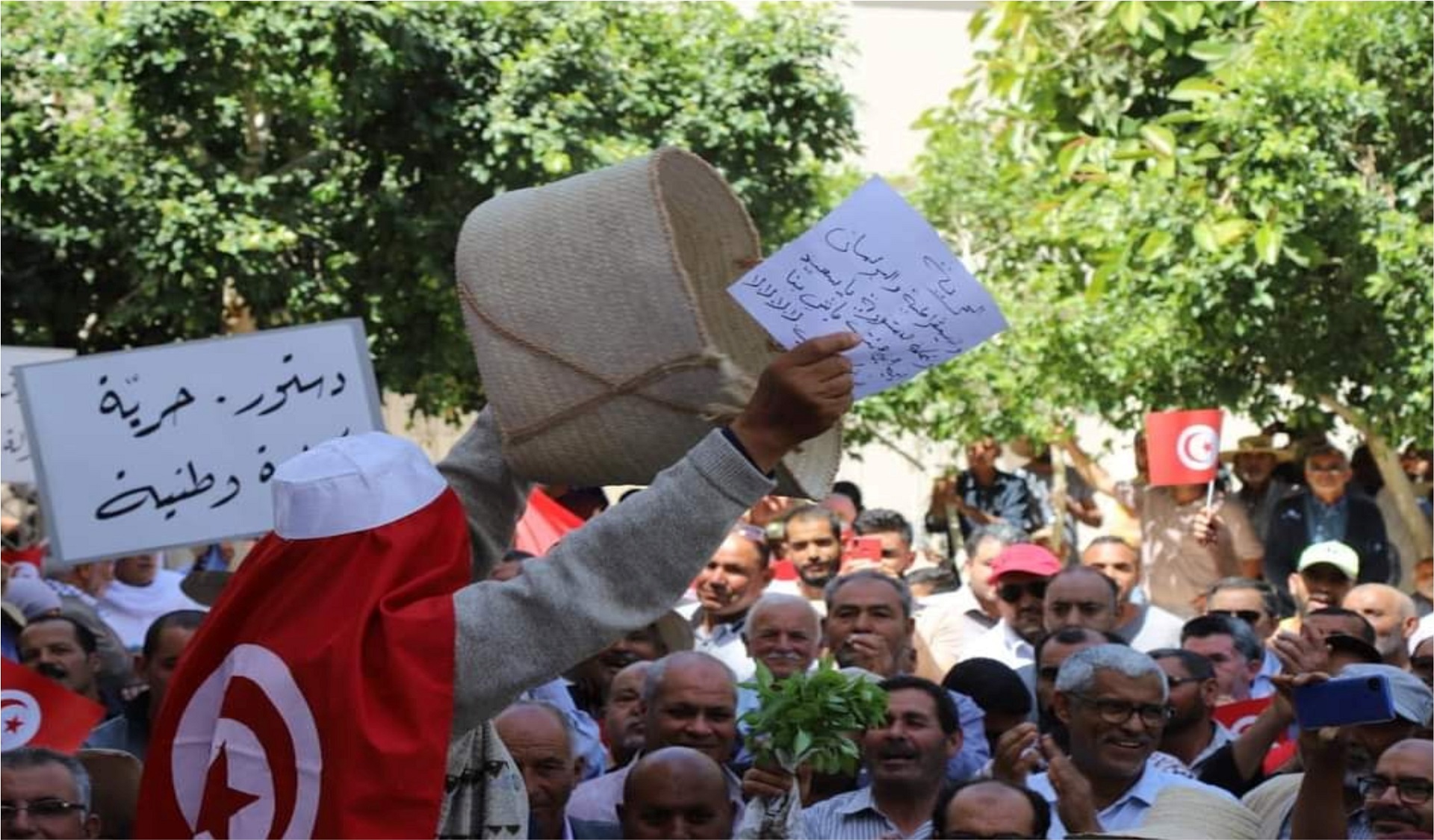 تونس: النصّ السياسي المنتظَر بعد الانقلاب