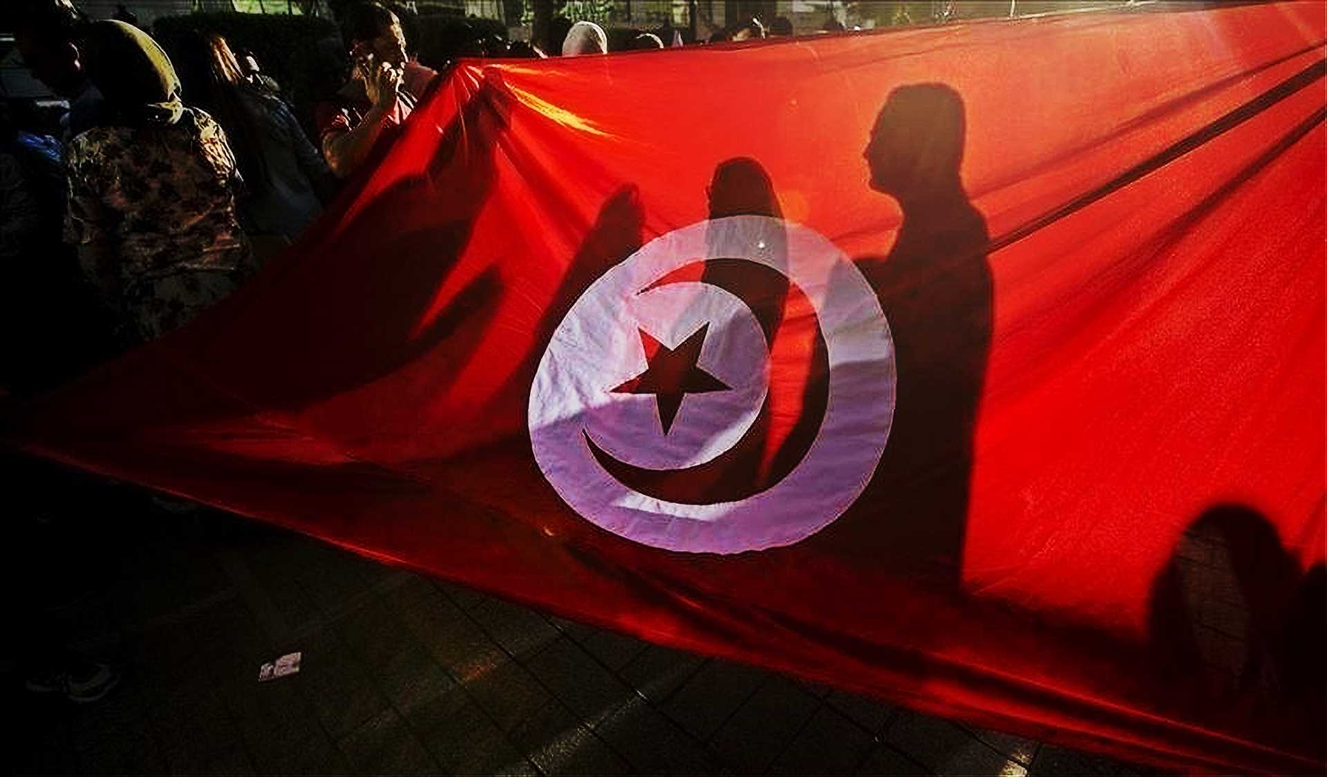 مفارقة التغيير والجمود في الوضع التونسي