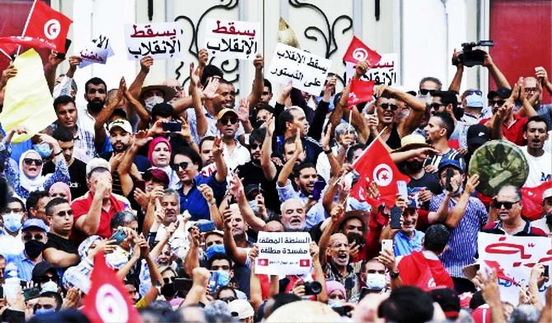هشاشة نظام الثورة المضادة في تونس