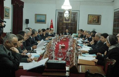 عراك المعارضة  التونسية  على فراش النظام القديم