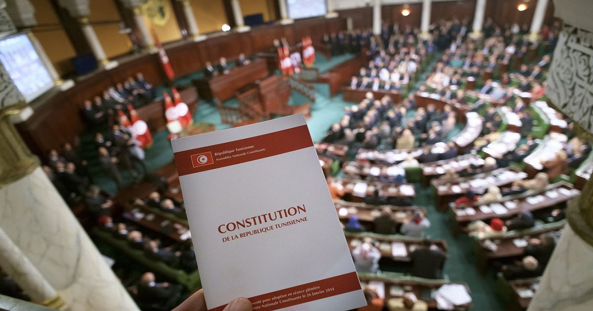 في خضم الجدل السياسي الحالي حول تغيير الدستور ونظام الحكم
