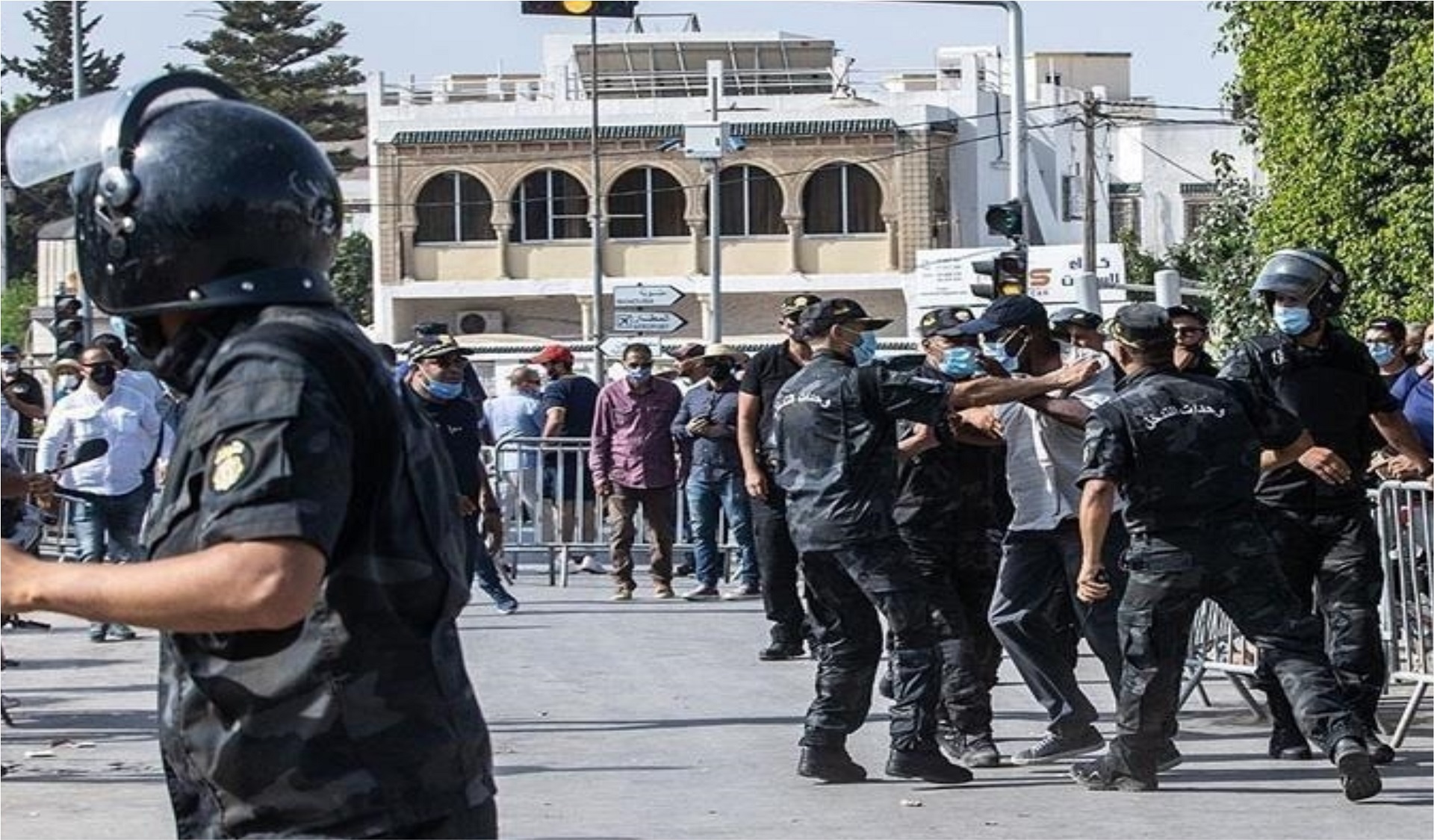 حنة آرندت تعدّل عنوان كتابها : "تفاهة الشرّ.. التونسي"