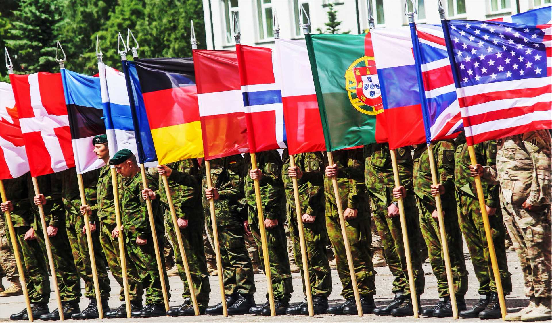 Les membres de l’OTAN réfléchissent à des plans secrets pour répondre à l’attaque de la Russie