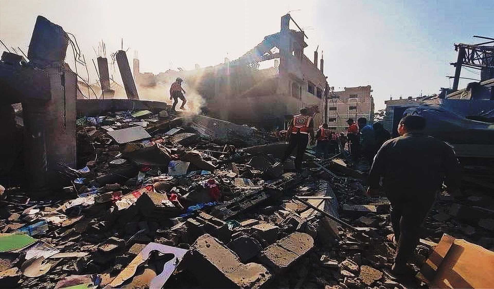 غزة بين المقاوم والمجرم ولإطفائي